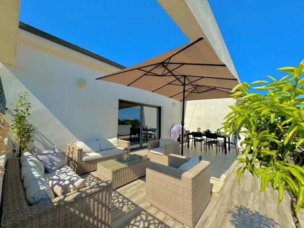 Belle maison contemporaine T4 avec piscine et vue mer