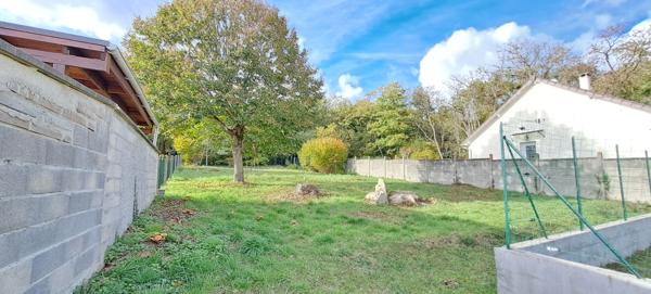 Terrain à vendre à Étréchy dans un écrin de verdure.
