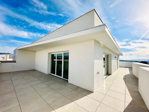 Marseille (13013) - Appartement 4 pièces 101 m2 avec terrasse et deux places parking