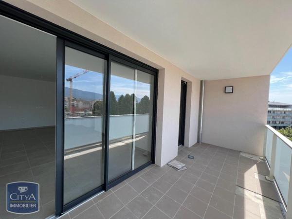 Appartement à louer 3 pièces 62.83m²