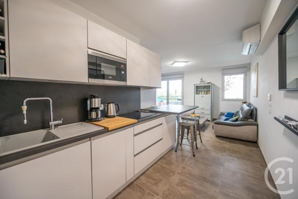 appartement à vendre  3 pièces - 62,15 m2 BORMES LES MIMOSAS - 83