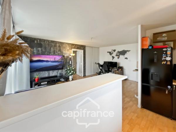 Appartement, en parfait état, à vendre 2 pièces CHELLES (77), rue du Chêne Tordu, avec balcon et parking