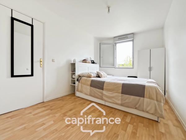 Appartement, en parfait état, à vendre 2 pièces CHELLES (77), rue du Chêne Tordu, avec balcon et parking