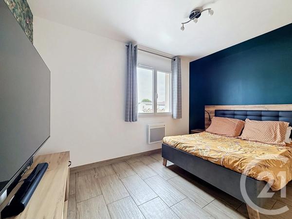 Maison à vendre  6 pièces - 123,64 m 2   CHATEAURENARD  - 13
