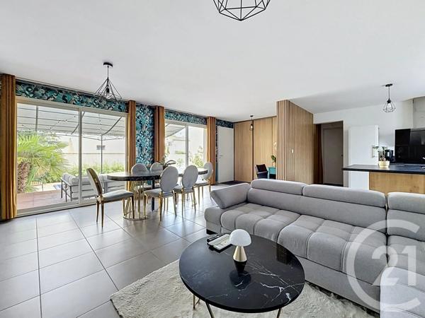 Maison à vendre  6 pièces - 123,64 m 2   CHATEAURENARD  - 13