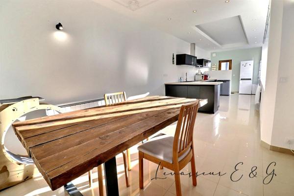 MÉRU CENTRE - APPARTEMENT ENTIÈREMENT RÉNOVÉ 61.64m² - REZ-DE-CHAUSSÉE - 2 STATIONNEMENTS