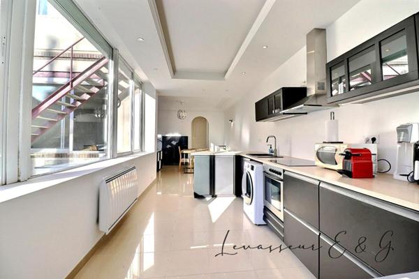 MÉRU CENTRE - APPARTEMENT ENTIÈREMENT RÉNOVÉ 61.64m² - REZ-DE-CHAUSSÉE - 2 STATIONNEMENTS