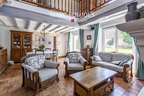 ANGICOURT – AUTHENTIQUE PROPRIÉTÉ EN PIERRE AVEC PISCINE ET JARDIN