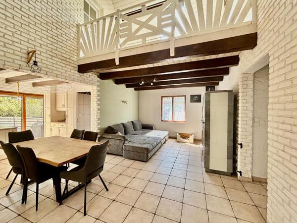 Maison familiale spacieuse ,162 m² ,Proche Suisse