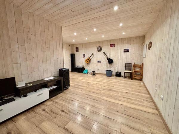 Maison familiale spacieuse ,162 m² ,Proche Suisse