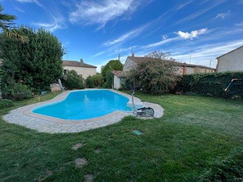 Lafitte (82100) Maison de village avec pisciine garage et jardin intime