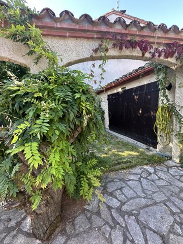 Lafitte (82100) Maison de village avec pisciine garage et jardin intime