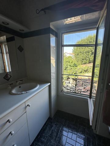 Lafitte (82100) Maison de village avec pisciine garage et jardin intime