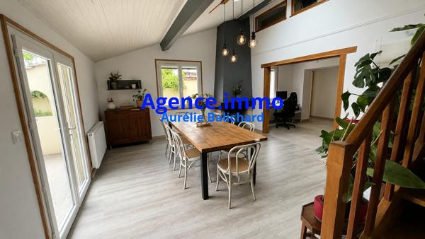 À vendre - Maison mitoyenne 1 côté, 6 pièces située à Veauche (42340)