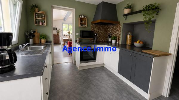À vendre - Maison mitoyenne 1 côté, 6 pièces située à Veauche (42340)