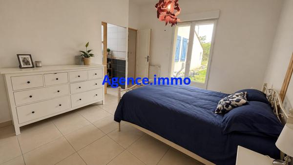À vendre - Maison mitoyenne 1 côté, 6 pièces située à Veauche (42340)