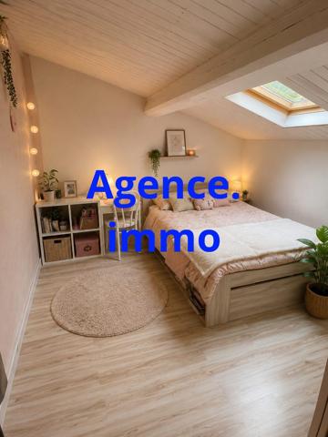 À vendre - Maison mitoyenne 1 côté, 6 pièces située à Veauche (42340)