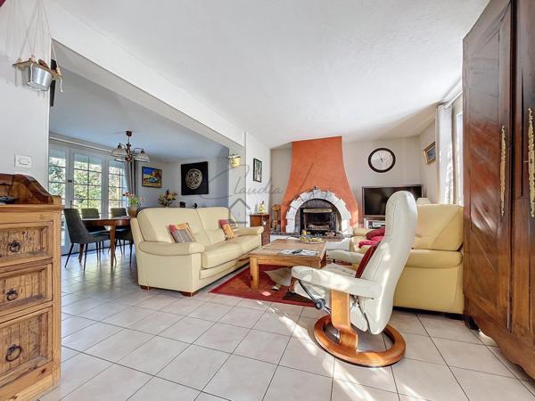 Maison familiale sans travaux, 3 chambres garage et 437 m² de terrain