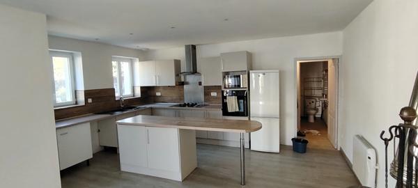 ensemble immobilier de deux maisons SAINTE RADEGONDE (79)
