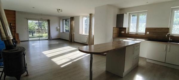 ensemble immobilier de deux maisons SAINTE RADEGONDE (79)