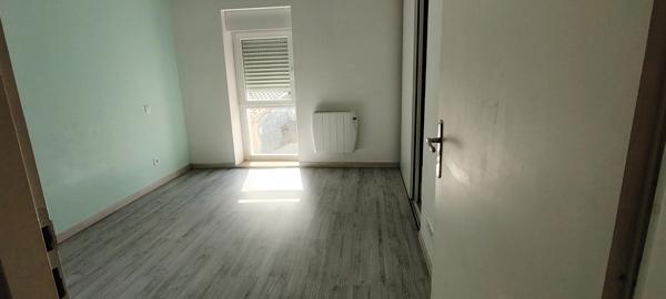 ensemble immobilier de deux maisons SAINTE RADEGONDE (79)