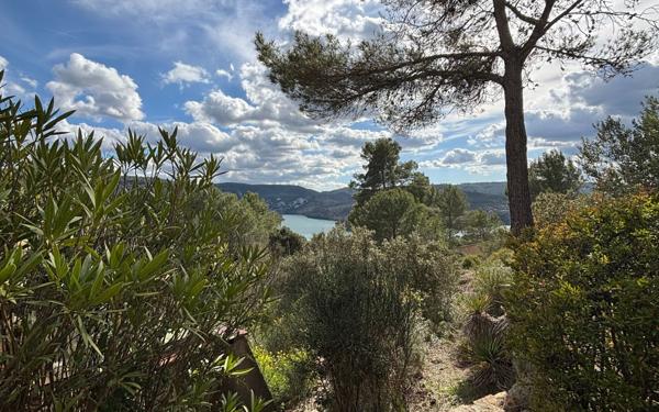 Maison à vendre    4 pièces •  Esparron-de-Verdon