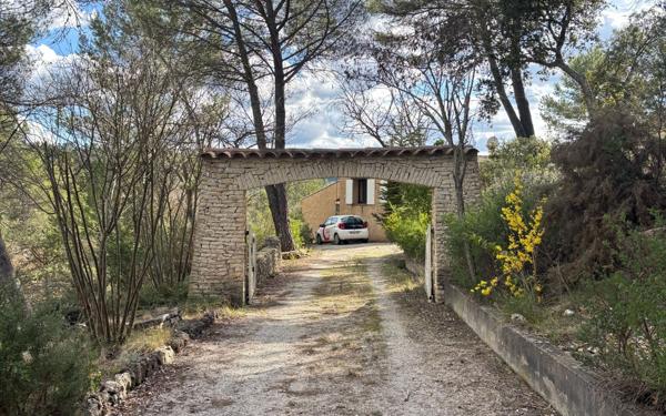 Maison à vendre    4 pièces •  Esparron-de-Verdon