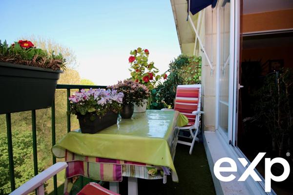 A VENDRE A NEAUPHLE LE CHÂTEAU Appartement 6 pièces 97m2