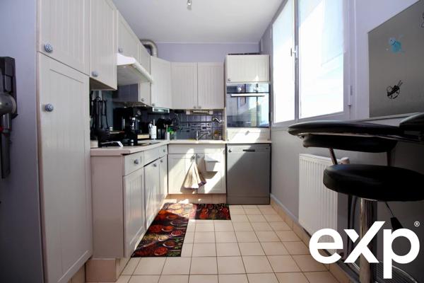 A VENDRE A NEAUPHLE LE CHÂTEAU Appartement 6 pièces 97m2