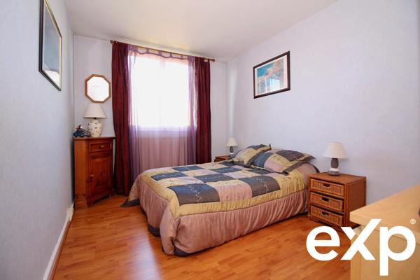 A VENDRE A NEAUPHLE LE CHÂTEAU Appartement 6 pièces 97m2