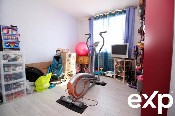 A VENDRE A NEAUPHLE LE CHÂTEAU Appartement 6 pièces 97m2