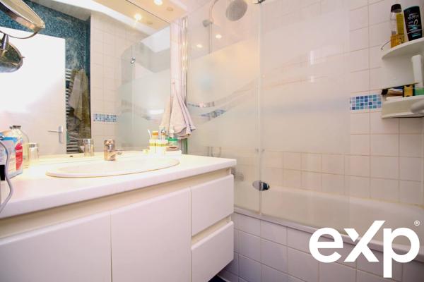 A VENDRE A NEAUPHLE LE CHÂTEAU Appartement 6 pièces 97m2