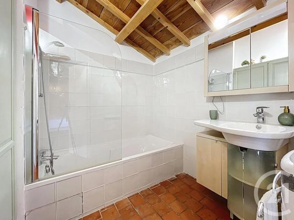 Appartement F4 à vendre  4 pièces - 120 m 2   LAUDUN L ARDOISE  - 30