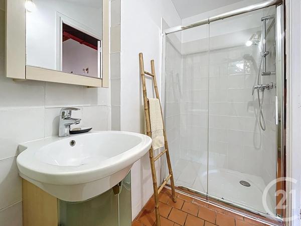 Appartement F4 à vendre  4 pièces - 120 m 2   LAUDUN L ARDOISE  - 30