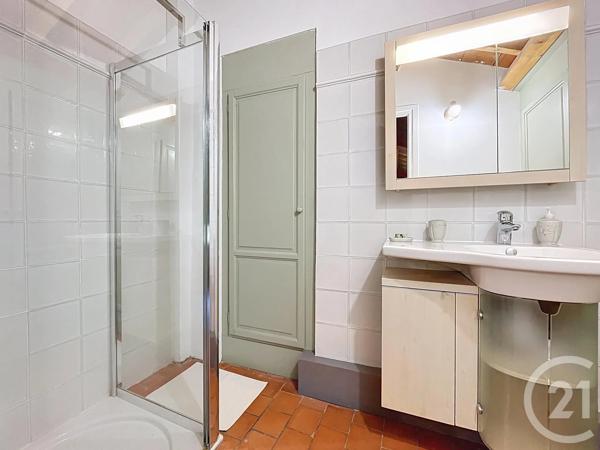 Appartement F4 à vendre  4 pièces - 120 m 2   LAUDUN L ARDOISE  - 30