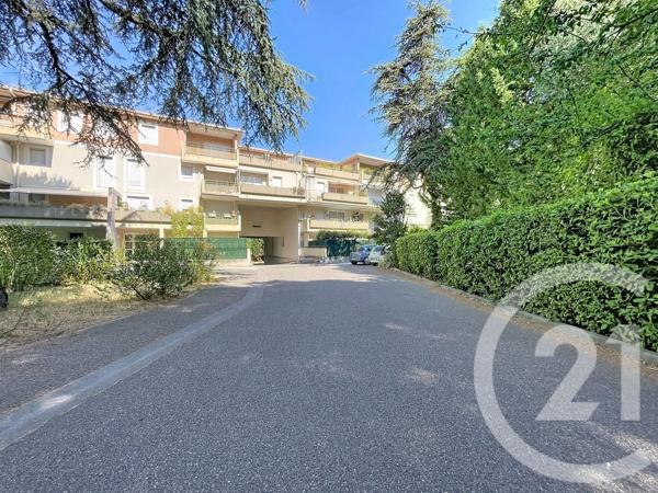 Appartement F4 à vendre  4 pièces - 120 m 2   LAUDUN L ARDOISE  - 30
