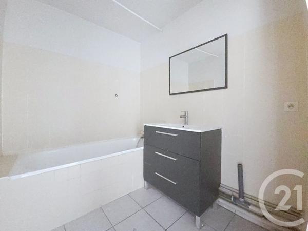 Appartement F3 à vendre  3 pièces - 64,50 m 2   SETE  - 34
