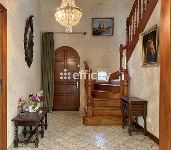 Maison
         7 pièces
        - 145 m² 383 250 € *