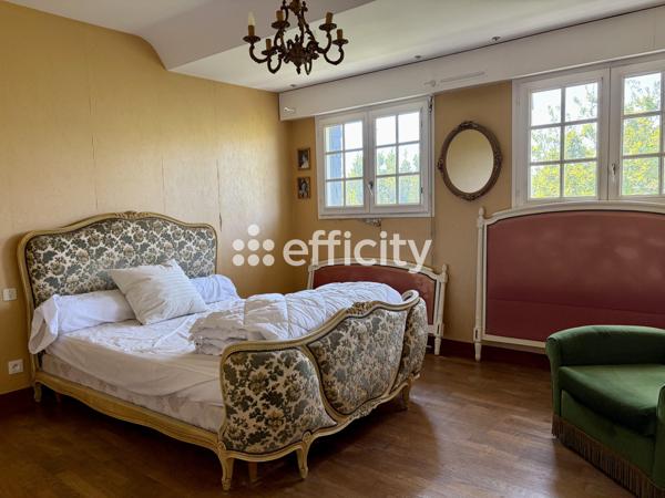 Maison
         7 pièces
        - 145 m² 383 250 € *