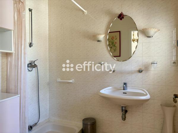 Maison
         7 pièces
        - 145 m² 383 250 € *