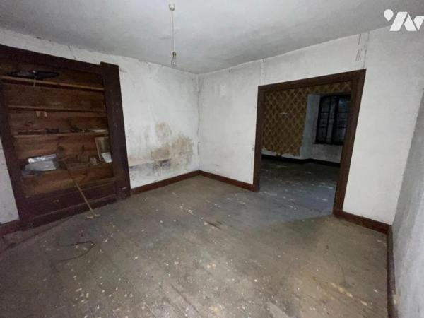 A VENDRE BATIMENT EN PIERRE A SERVERETTE