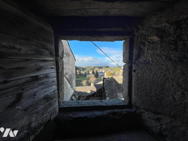 A VENDRE BATIMENT EN PIERRE A SERVERETTE