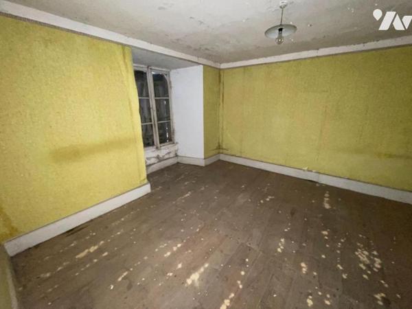 A VENDRE BATIMENT EN PIERRE A SERVERETTE