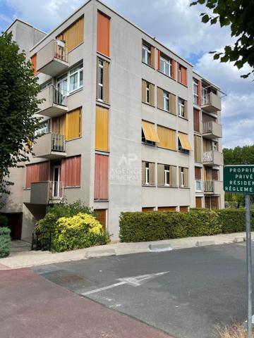 Appartement 4 pièce(s) - Chateau - seine hippodrome 337 000 € **  - Référence  4744