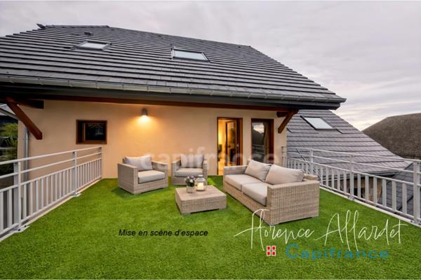 T4 duplex entièrement rénové avec goût – avec prestations de qualité – terrasse et stationnements- SAINT OFFENGE (73)