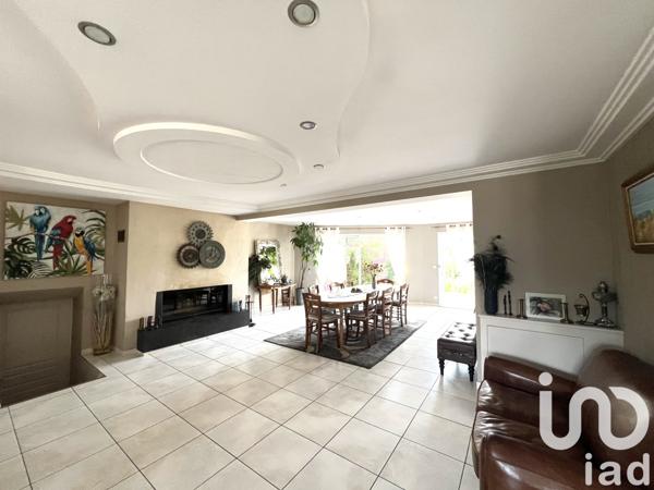 Maison à vendre 7 pièces 209 m² Bonchamp-lès-Laval