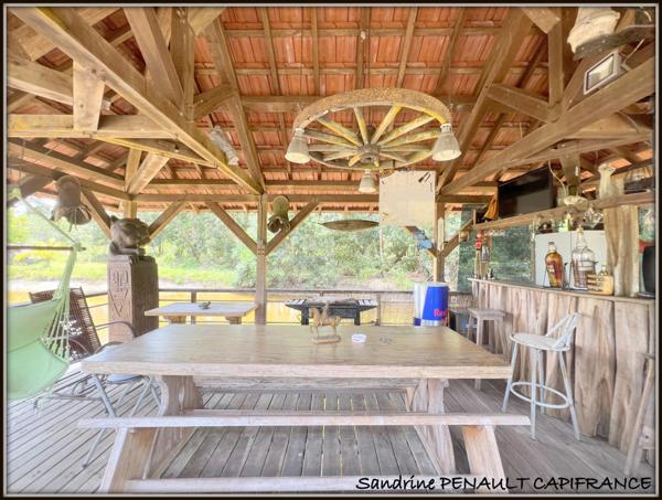 A VENDRE A KOUROU (GUYANE FRANCAISE) UNE SPLENDIDE PROPRIETE - VILLA T4 DE 120 m² - POOL HOUSE - CARBET SUR PILOTIS - SUPERFICIE TERRAIN 2 HECTARES - AU PRIX DE 678 000 €.