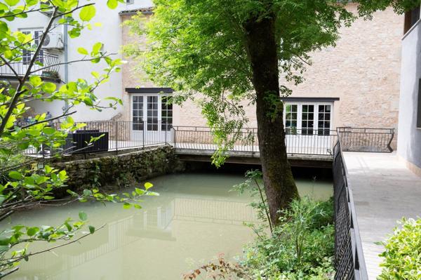 Très  belle bâtisse