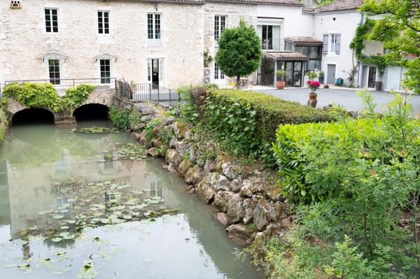 Très  belle bâtisse