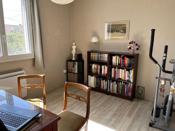 Grand Pavillon familial de 180 m² au calme - Vieux Saint-Maur 6 pièce(s) 5388 €/m²